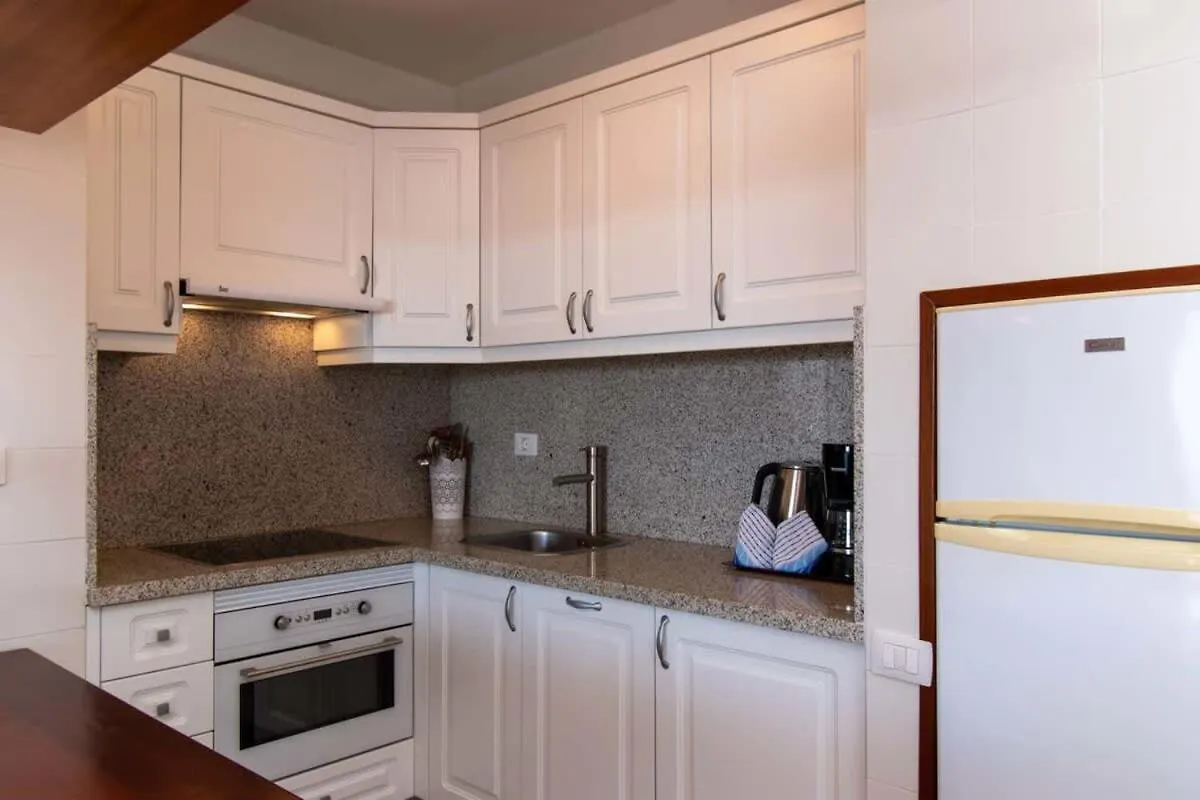 Appartamento Victoria Court II H117 - One Bed With Sunny Balcony Los Cristianos  0*, Los Cristianos (Tenerife)