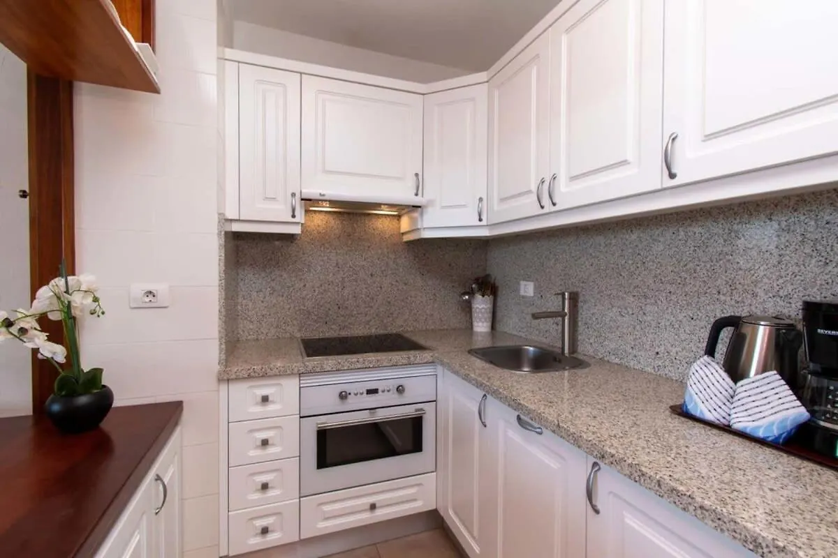 Appartamento Victoria Court II H117 - One Bed With Sunny Balcony Los Cristianos